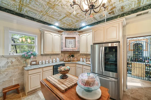 $799,900 | 19534 Longview Drive, Lawrenceburg, IN 47025