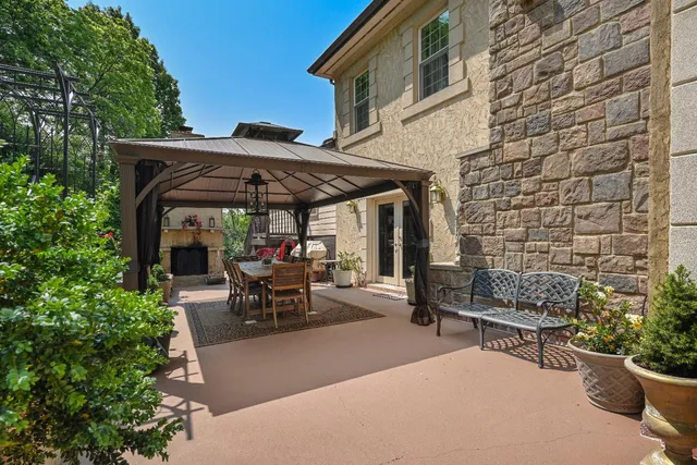 $799,900 | 19534 Longview Drive, Lawrenceburg, IN 47025