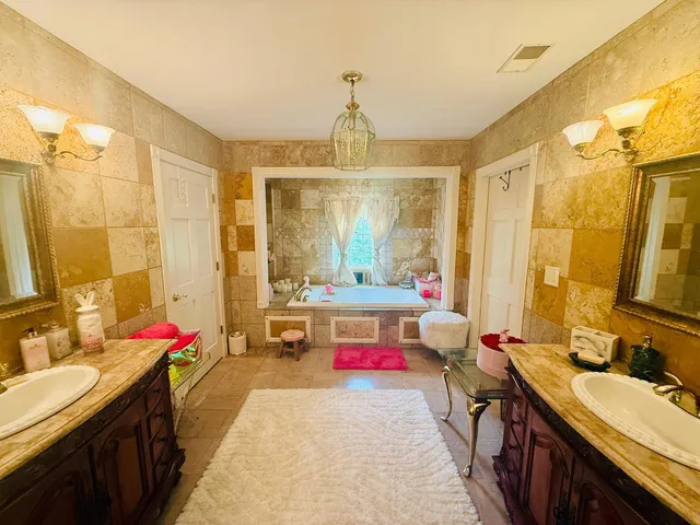 $799,900 | 19534 Longview Drive, Lawrenceburg, IN 47025