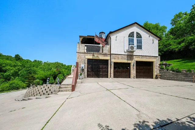 $799,900 | 19534 Longview Drive, Lawrenceburg, IN 47025