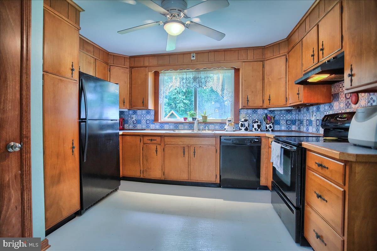 4030 West Hopewell Road Center Valley, PA 18034 - Photo 11 of 33 Gallery Image 11