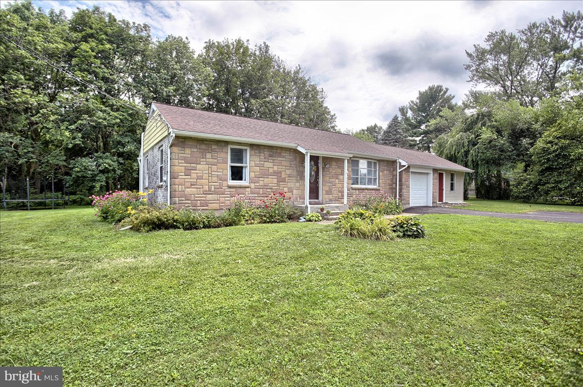 4030 West Hopewell Road Center Valley, PA 18034 - Photo 3 of 33 Gallery Image 3