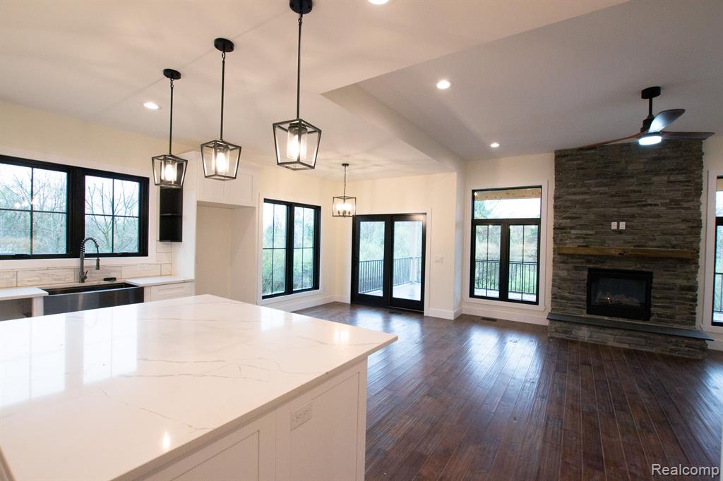 2605 North Hughes Road Howell, MI 48855 - Photo 9 of 33