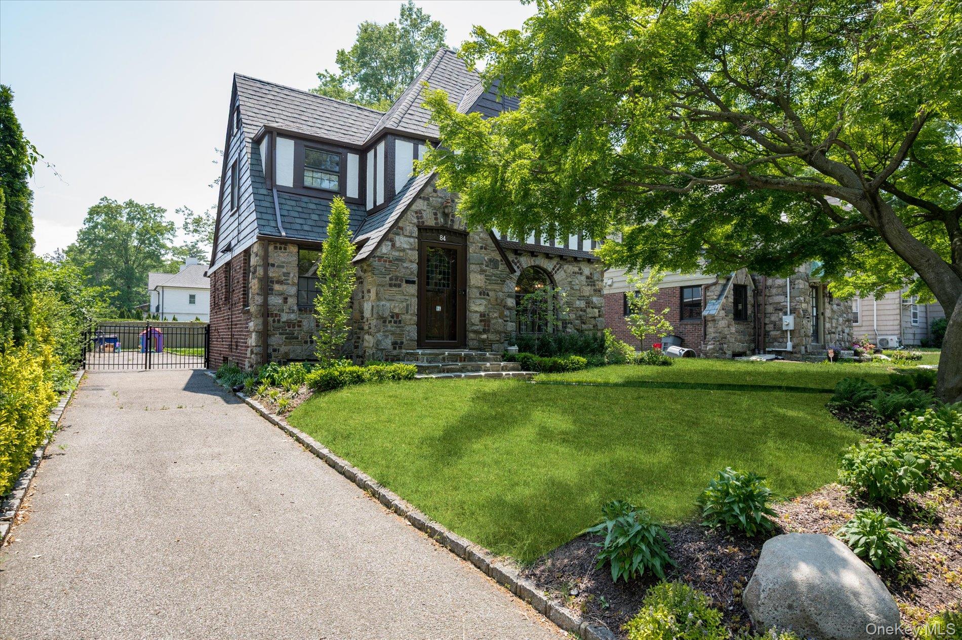 84 Allenwood Road Great Neck, NY 11023 - Photo 1 of 26