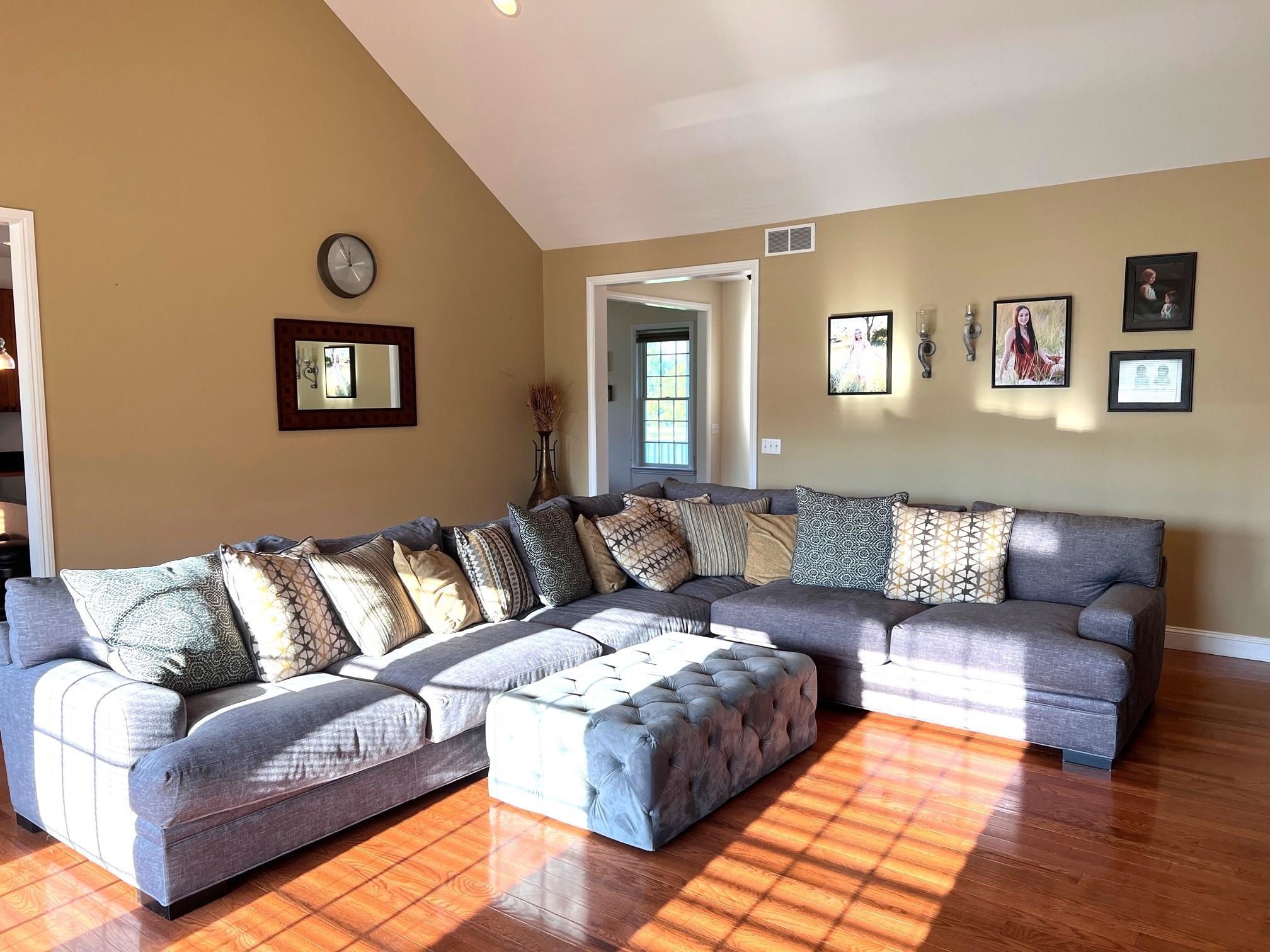14502 South State Road Perry, MI 48872 - Photo 5 of 34 50121346-4.JPG
