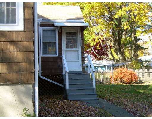 20 Brandon Road Worcester, MA 01606 - Photo 3 of 6 Gallery Image 3