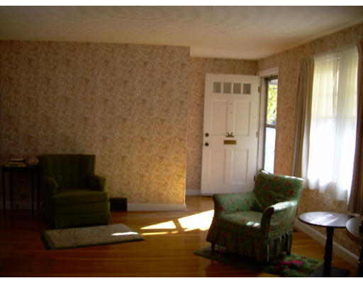 20 Brandon Road Worcester, MA 01606 - Photo 4 of 6 Gallery Image 4
