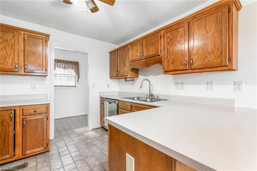 5763 Racine Road Randleman, NC 27317 - Photo 10 of 30 Gallery Image 10