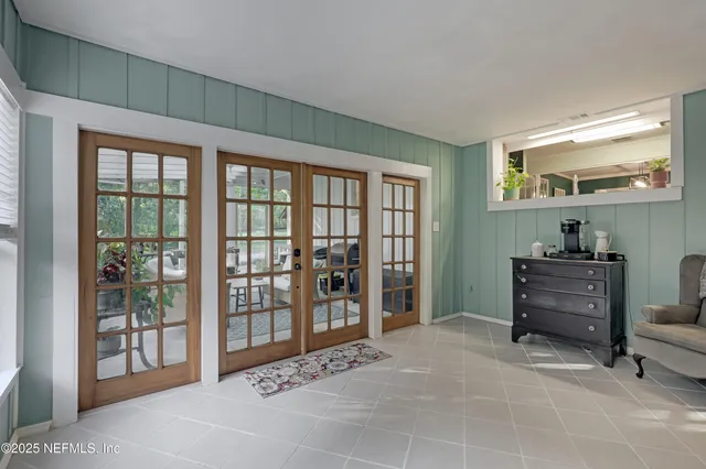 a view of a yard with a tree