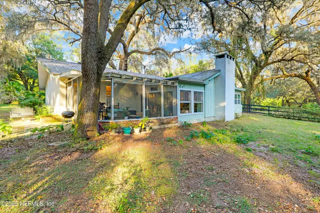 $475,000 | 4704 Northeast 255th Drive, Melrose, FL 32666