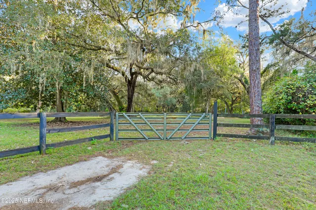 $475,000 | 4704 Northeast 255th Drive, Melrose, FL 32666