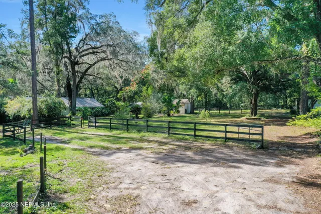 $475,000 | 4704 Northeast 255th Drive, Melrose, FL 32666