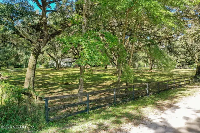 $475,000 | 4704 Northeast 255th Drive, Melrose, FL 32666