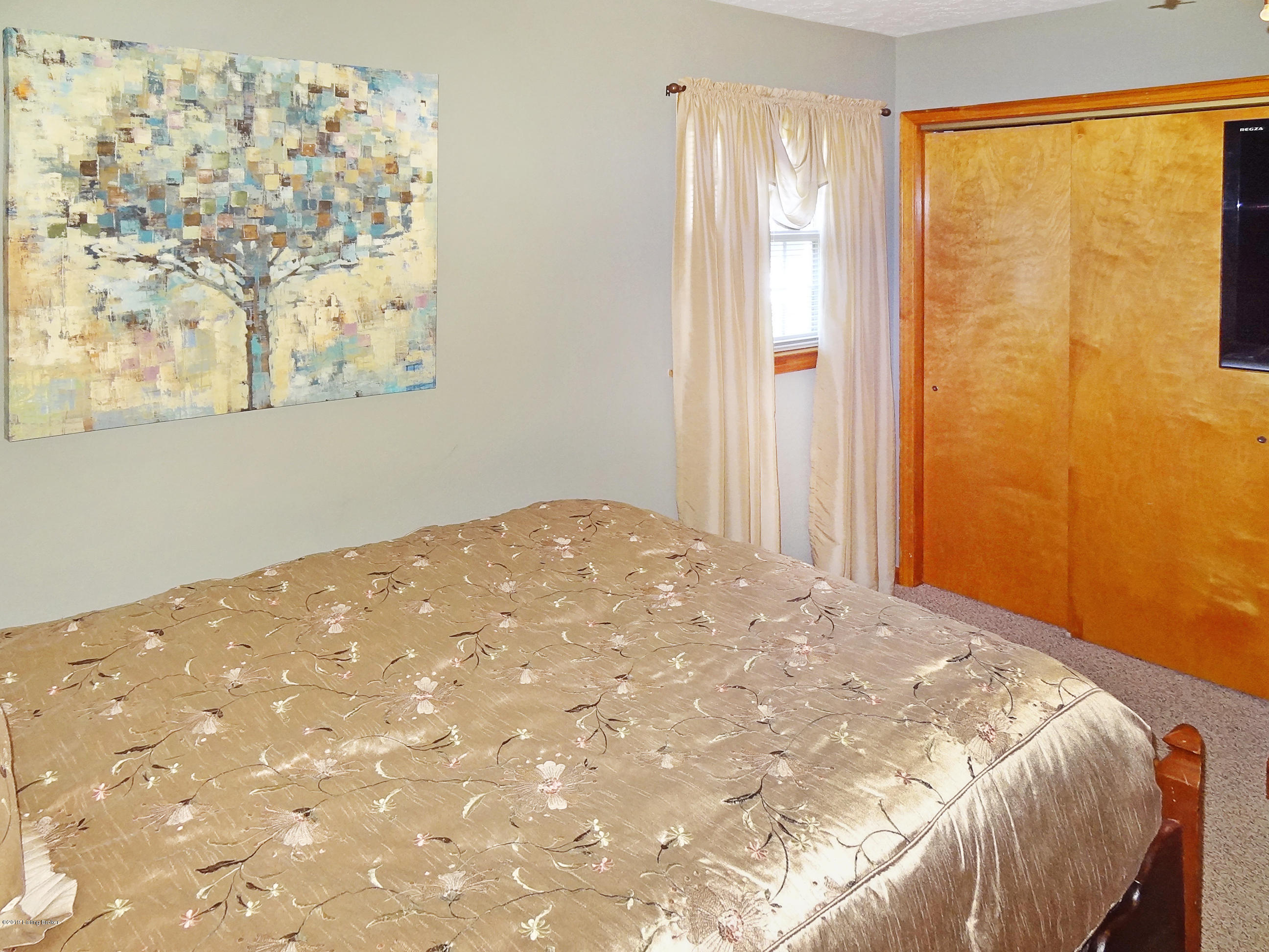 4631 Dover Road Louisville, KY 40216 - Photo 14 of 31 DSC07047