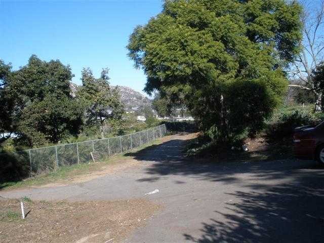 1924 Huffstatler Street Fallbrook, CA 92028 - Photo 5 of 6