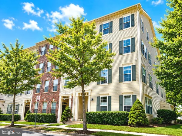 $529,900 | 15 Swanton Lane, Unit 200, Gaithersburg, MD 20878