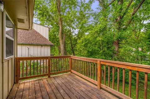 $219,900 | 9302 West 83rd Street, Overland Park, KS 66204
