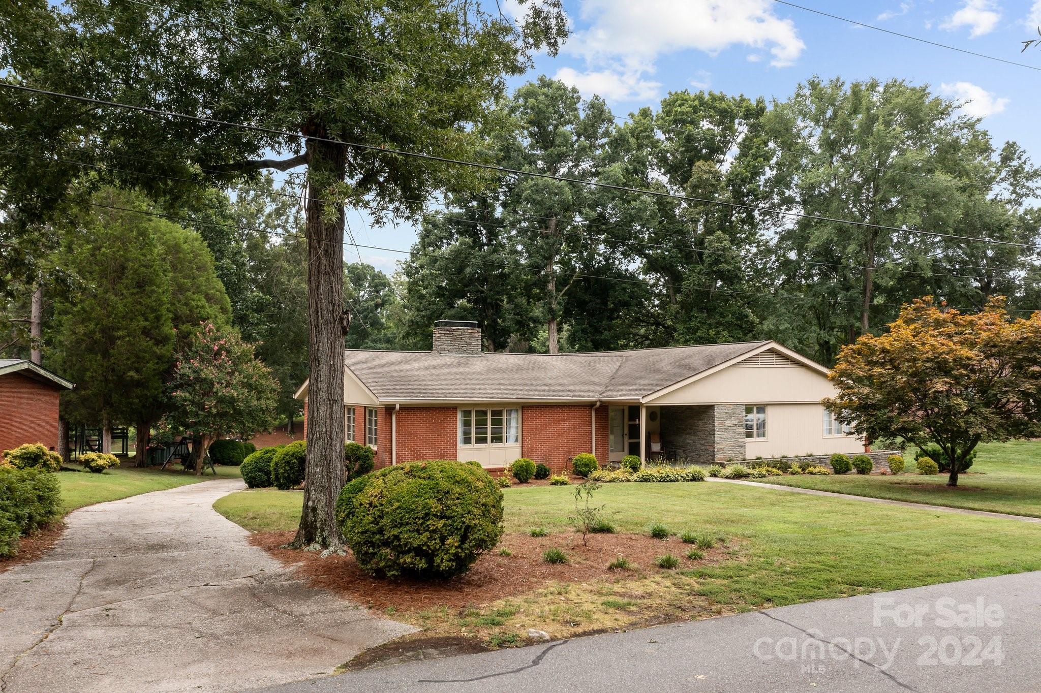 19 Oak Road Salisbury, NC 28144 - Photo 3 of 48 Gallery Image 3
