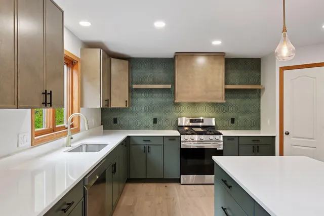 $625,000 | 639 Carver Bluffs Parkway, Carver, MN 55315