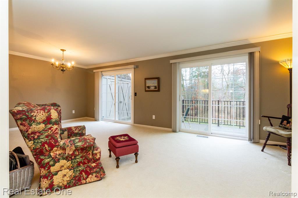 1439 Lantern Lane Rochester Hills, MI 48306 - Photo 8 of 39