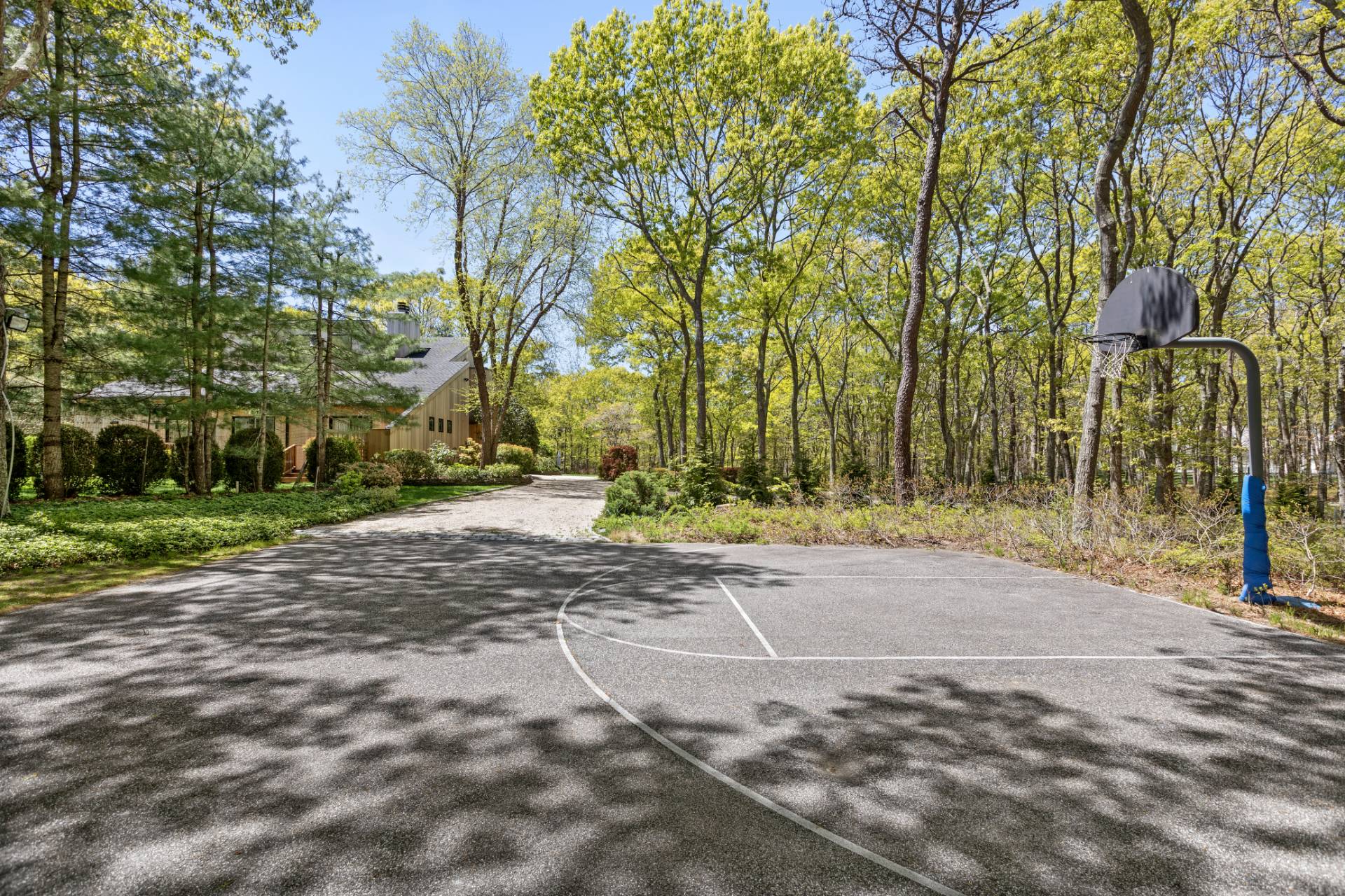 570 Rte 114 East Hampton, NY 11937 - Photo 37 of 40