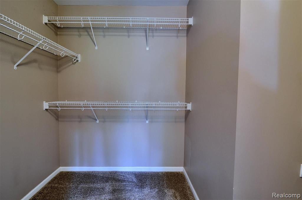 5358 Brookemonte Circle Rochester, MI 48306 - Photo 15 of 38