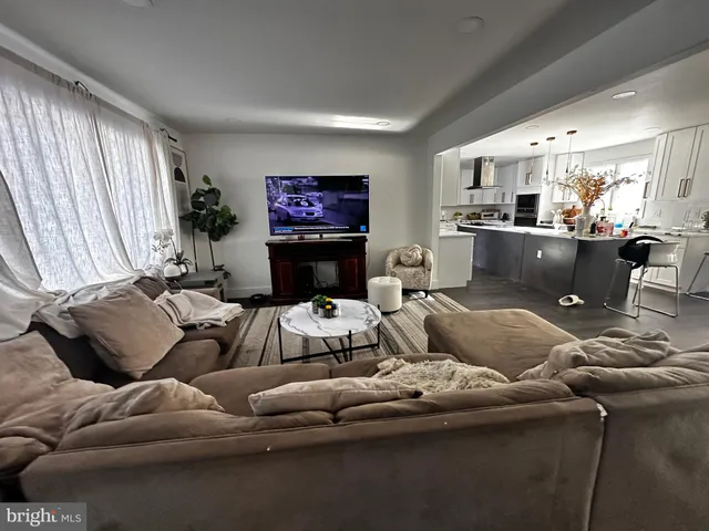 $580,000 | 14 Quartz Mill Road, Newark, DE 19711