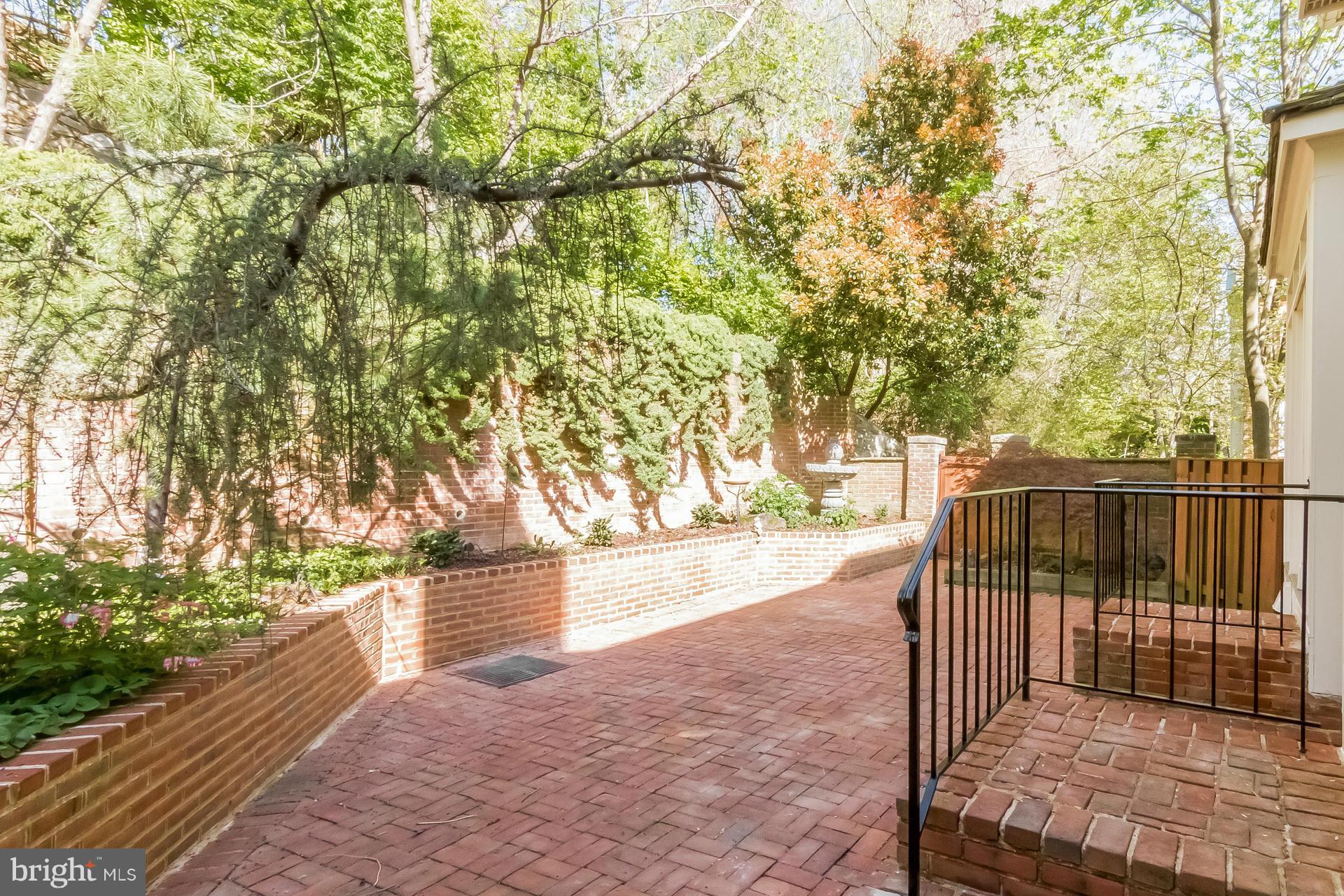 8011 Quarry Ridge Way Bethesda, MD 20817 - Photo 22 of 27 Exterior (Rear)
