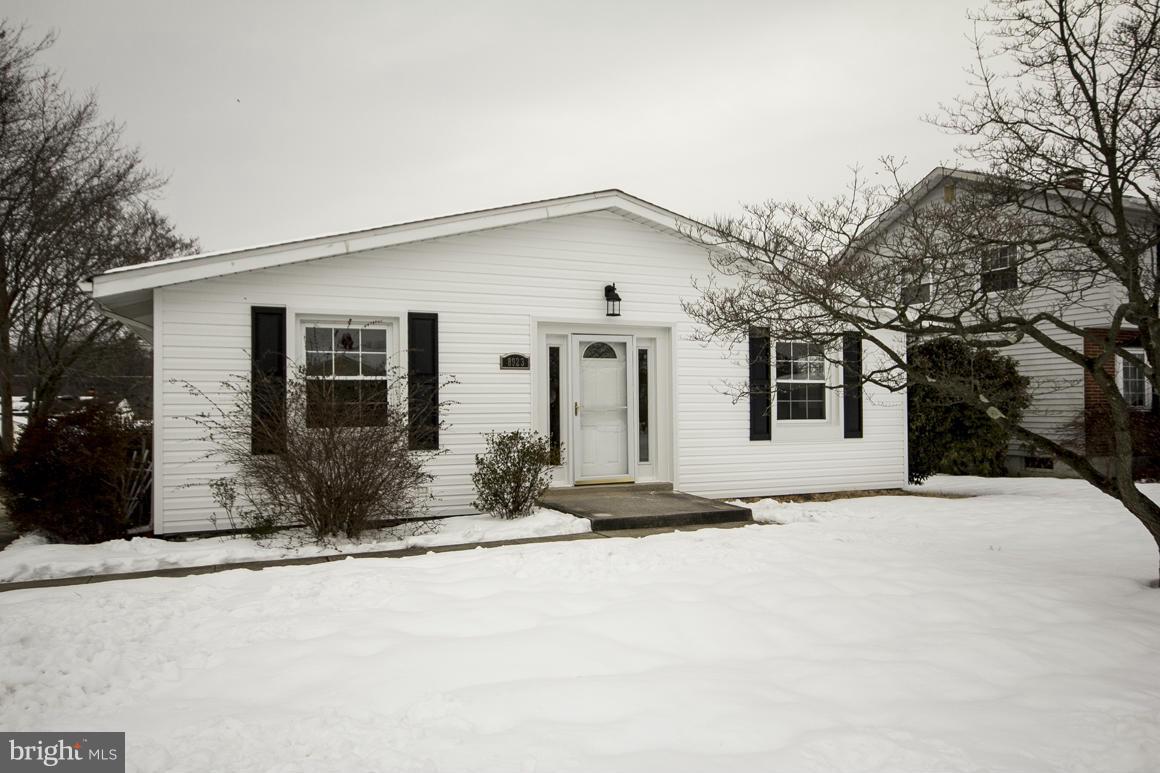 8923 Parlo Road Baltimore, MD 21236 - Photo 1 of 25 Exterior (Front)
