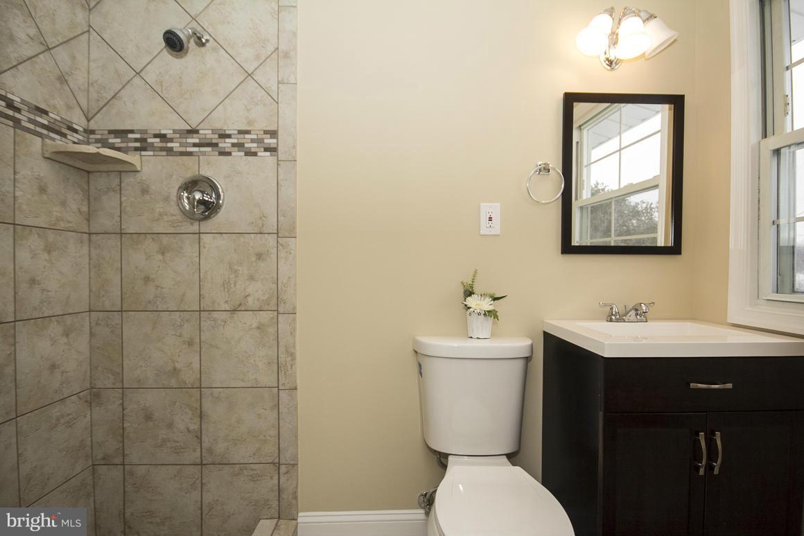 8923 Parlo Road Baltimore, MD 21236 - Photo 15 of 25 Bath (Master)