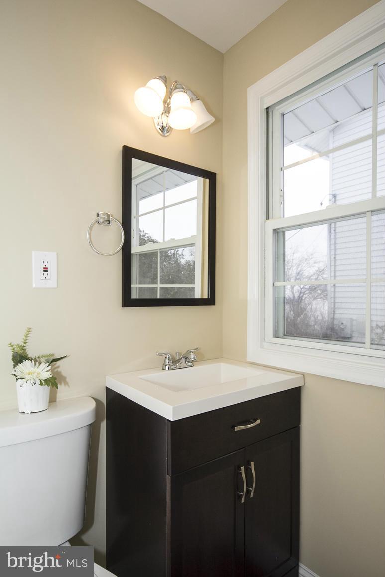8923 Parlo Road Baltimore, MD 21236 - Photo 17 of 25 Bath (Master)
