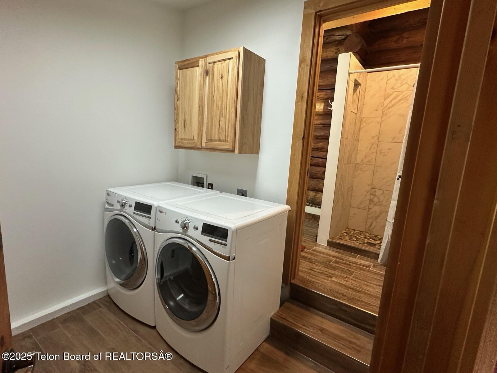 3950 Redtop Lane Wilson, WY 83014 - Photo 16 of 25 laundry to 3/4 bath