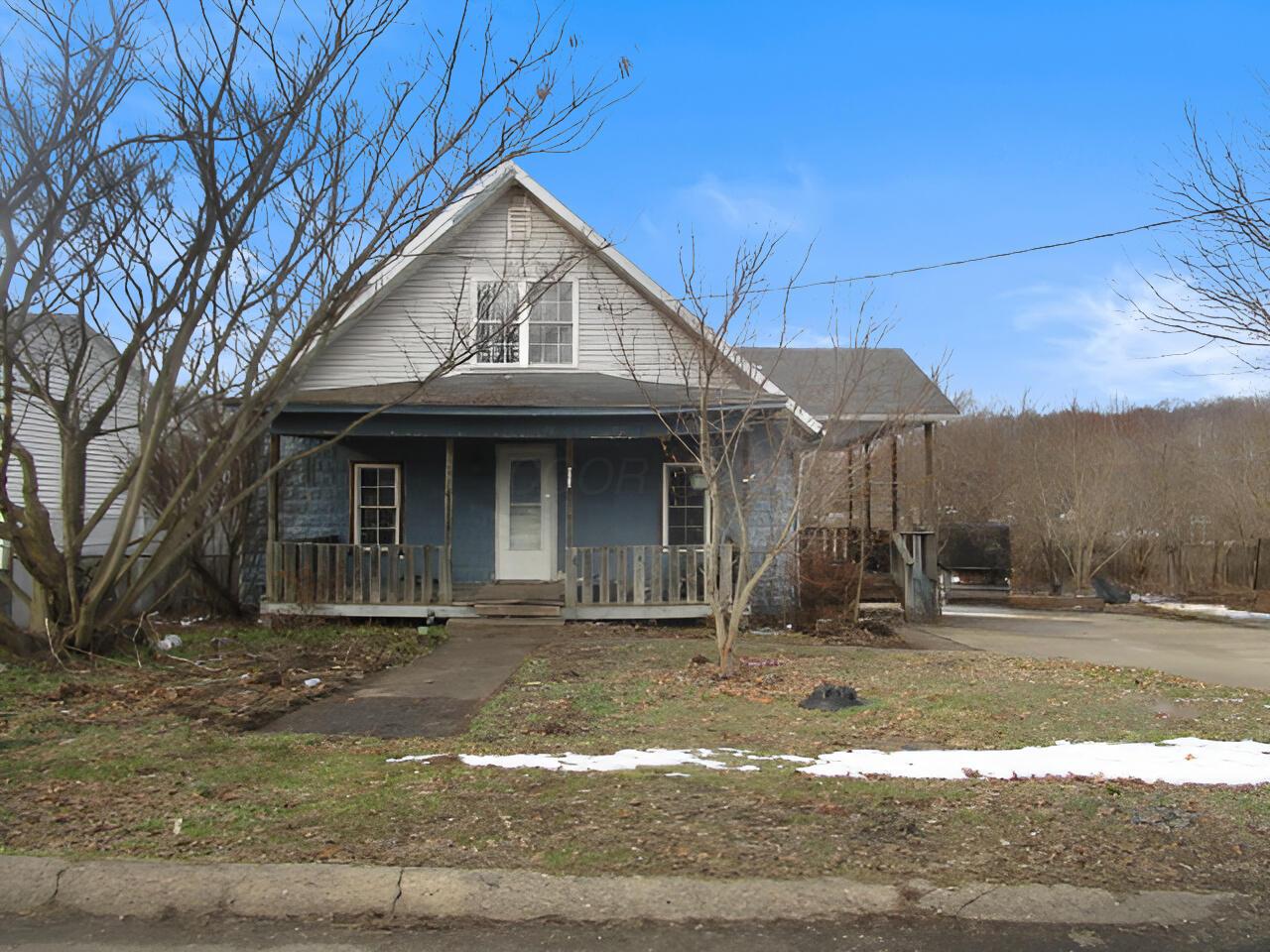 804 Hocking Road Belpre, OH 45714 - Photo 3 of 19 IMG_9289