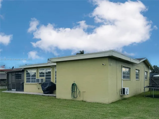 a front view of house with yard