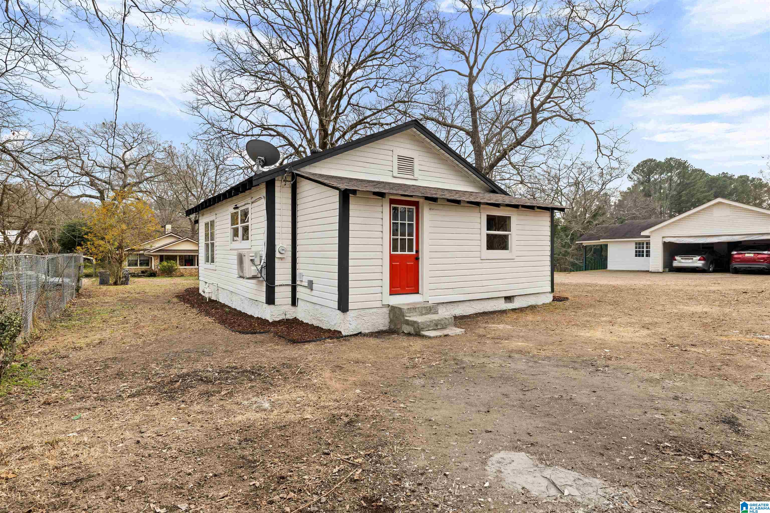 306 Adams Avenue West Oneonta, AL 35121 - Photo 7 of 24