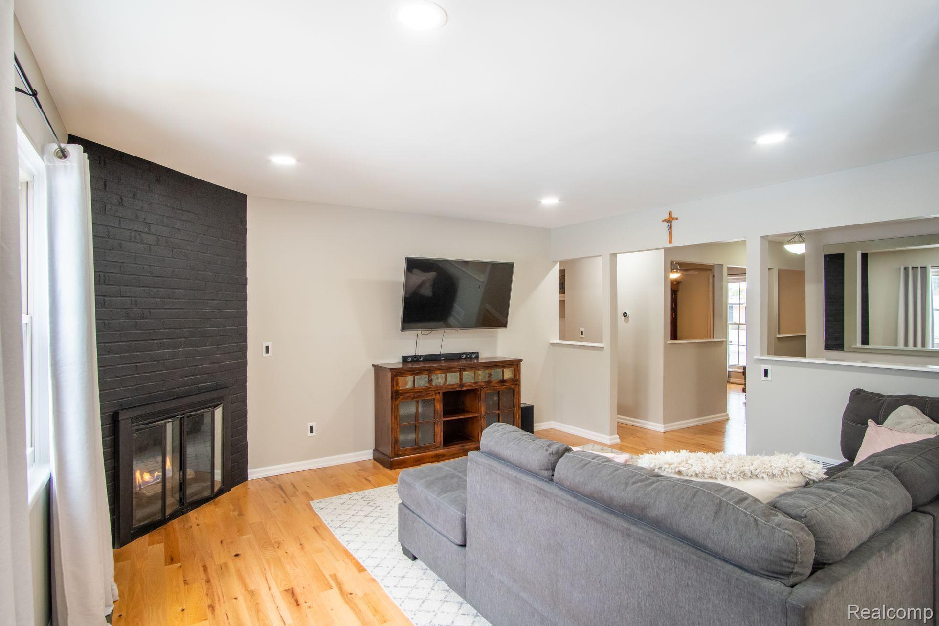 42115 Ridge Road West Novi, MI 48375 - Photo 11 of 34 Gallery Image 11
