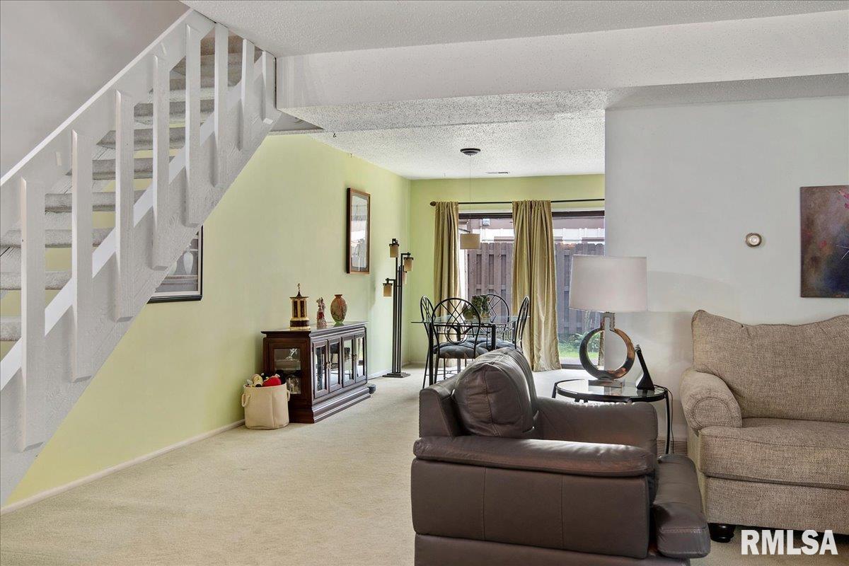 4 Juniper Lane Springfield, IL 62704 - Photo 8 of 37 Gallery Image 8