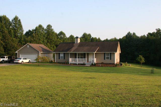 4429 Hurt Road Jonesville, NC 28642 - Photo 1 of 1 Main View