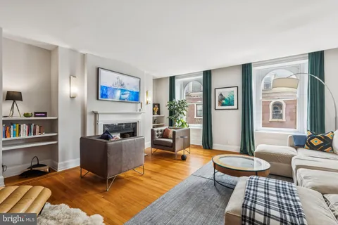 $800,000 | 2219 Delancey Place, Unit 6, Philadelphia, PA 19103