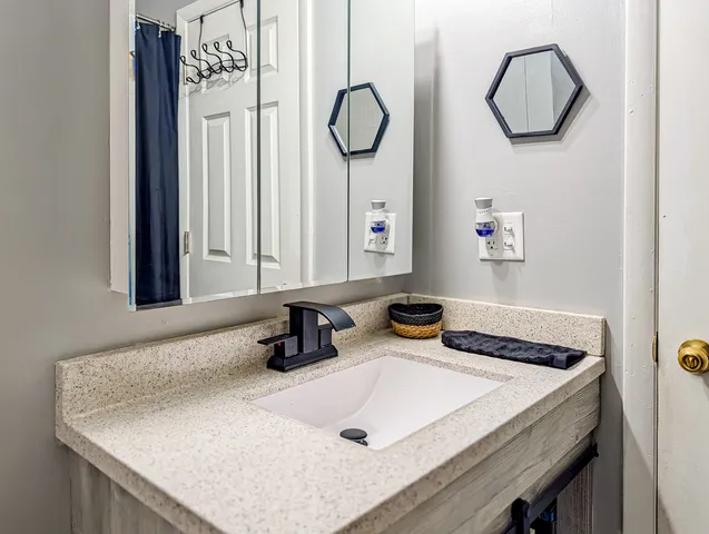 $301,500 | 811 Beech Drive, Bolingbrook, IL 60440