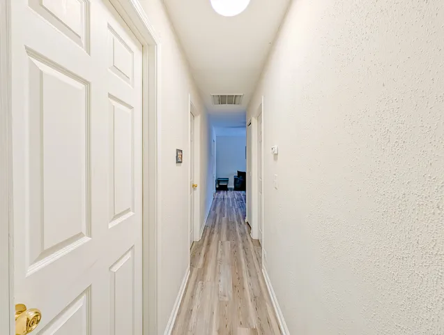 $301,500 | 811 Beech Drive, Bolingbrook, IL 60440