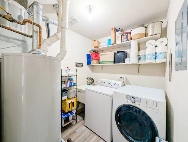 $301,500 | 811 Beech Drive, Bolingbrook, IL 60440