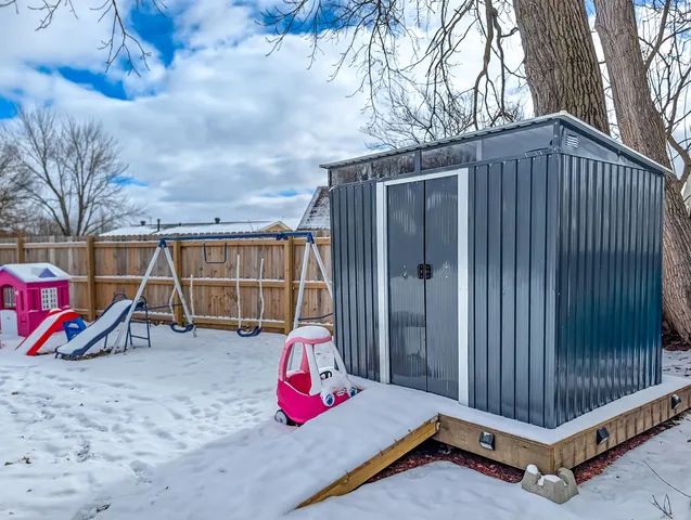 $301,500 | 811 Beech Drive, Bolingbrook, IL 60440