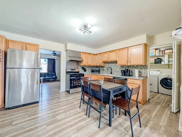 $301,500 | 811 Beech Drive, Bolingbrook, IL 60440