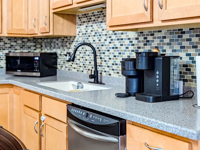 $301,500 | 811 Beech Drive, Bolingbrook, IL 60440