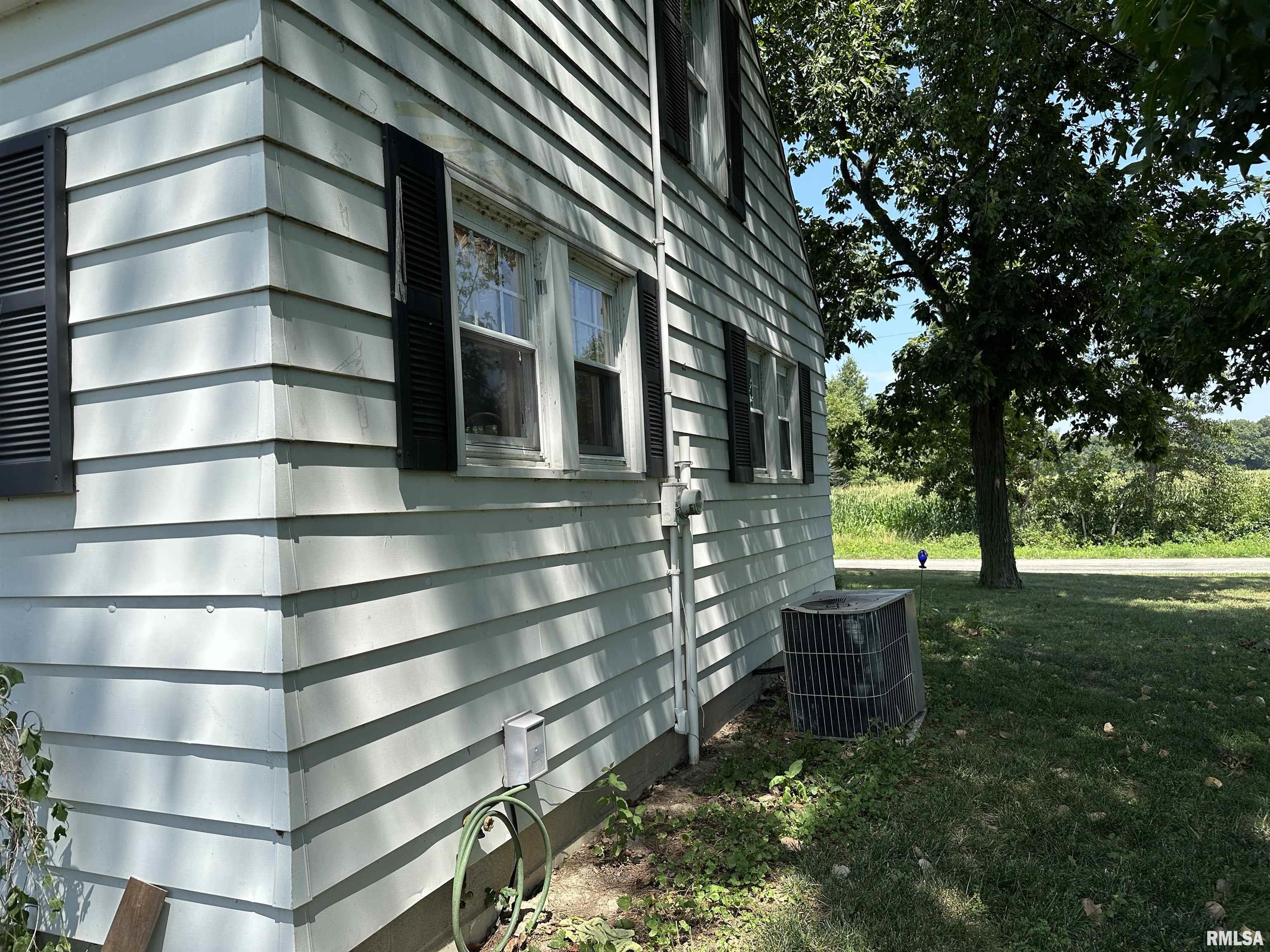 2480 Red Stripe Road Odin, IL 62870 - Photo 3 of 34