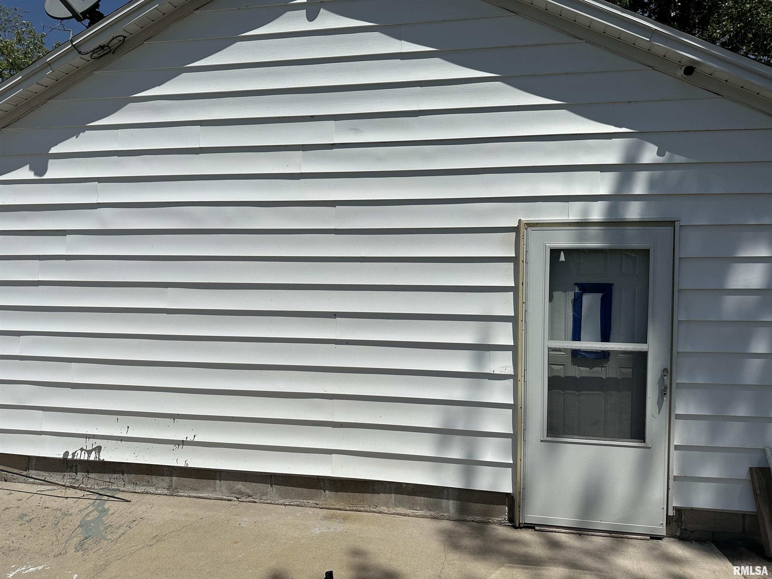 2480 Red Stripe Road Odin, IL 62870 - Photo 5 of 34