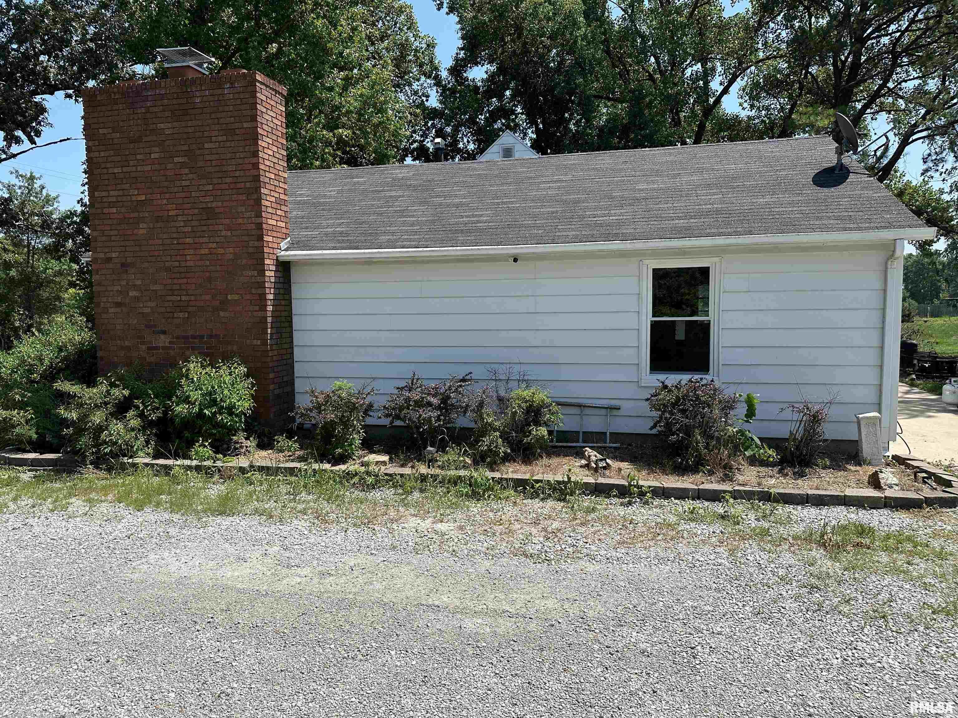 2480 Red Stripe Road Odin, IL 62870 - Photo 7 of 34
