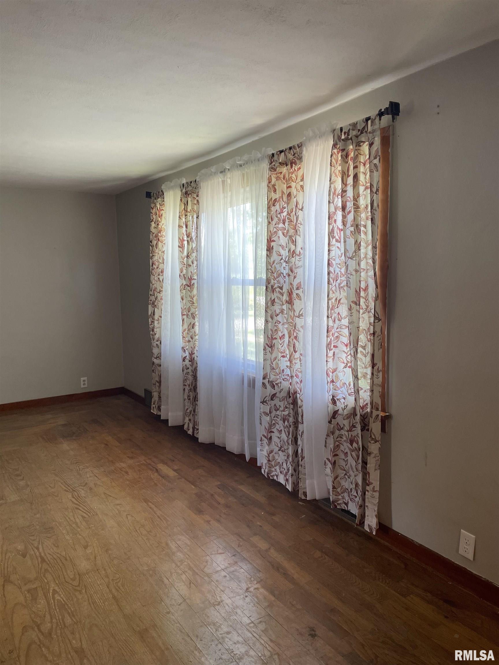 2480 Red Stripe Road Odin, IL 62870 - Photo 9 of 34