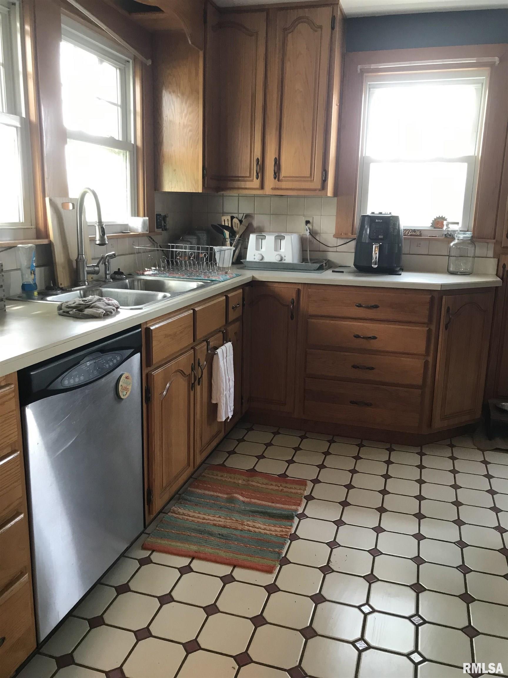 2480 Red Stripe Road Odin, IL 62870 - Photo 10 of 34